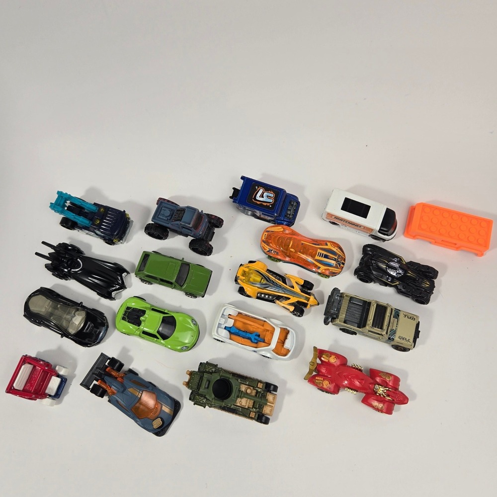Hot Wheels Matchbox Diecast Car Lot 17pc Porsche BMW Batmobile Tanknator 1:64